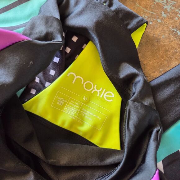 Moxie Cycling Jerseys Womens Lot of 3 SizeS M Pullover Jerseys Tanks Pockets - Picture 6 of 7